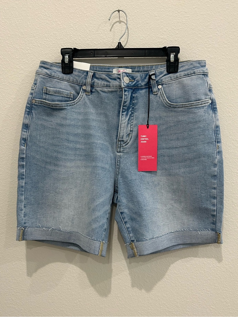 Moco boutique Light Wash Denim Shorts, size 1XL